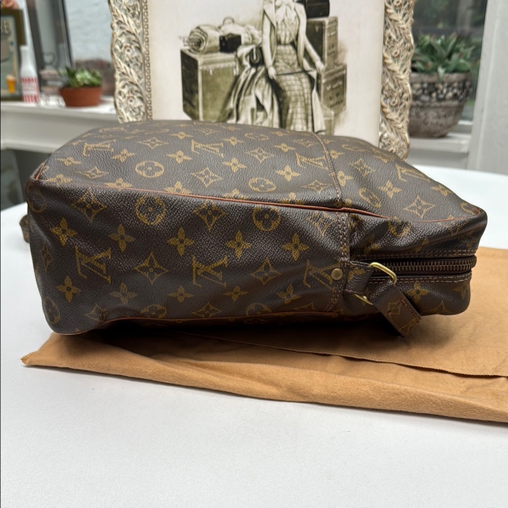 Unisex Authentic Louis Vuitton Monogram Marceau Messenger Bag & LV Dust Bag - Picture 9 of 16